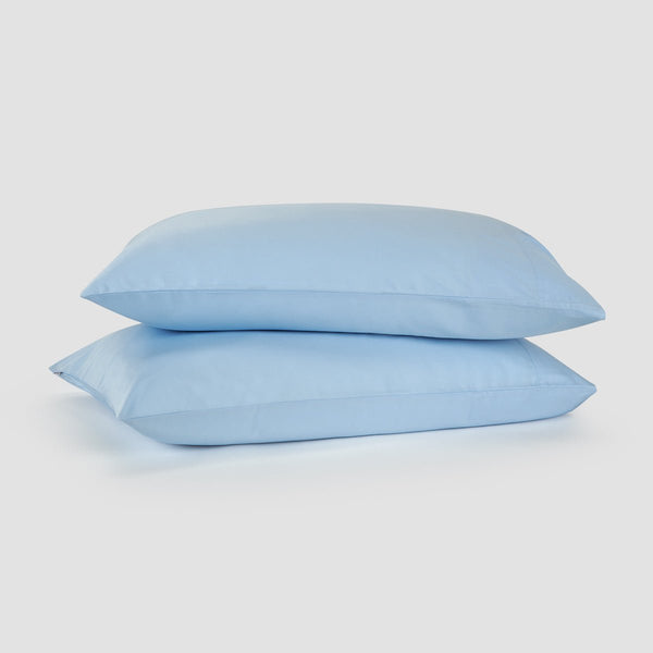 Blauwe bamboe beddengoed van Momo Cotton – satijn 300-draads, zacht, ademend en duurzaam.