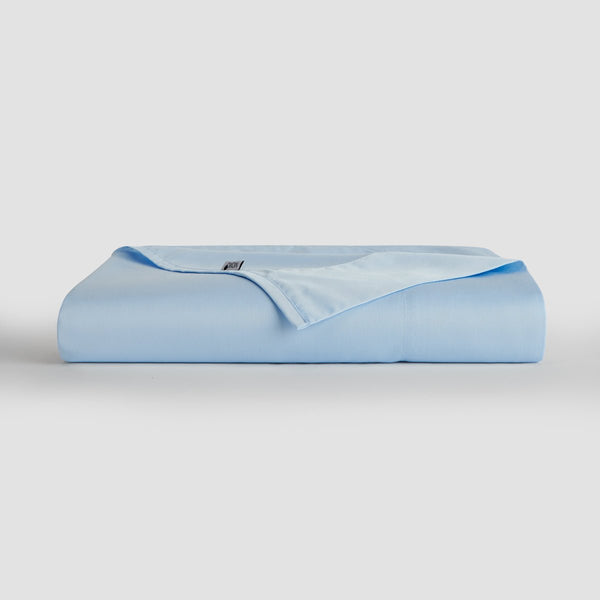 Blauw babybeddenlaken bamboe Momo Cotton – satijn 300 threads, zacht, ademend en duurzaam.