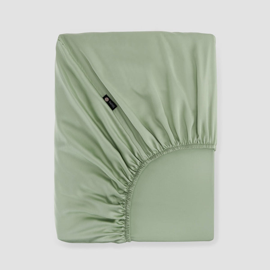 Groen bamboe hoeslaken van Momo Cotton – satijnen stof 300 draads, zacht, ademend en duurzaam.