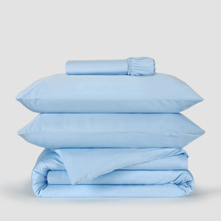 Dekbedovertrek set hemelsblauw bamboe Momo Cotton – satijn 300 draden, zacht, ademend en duurzaam.